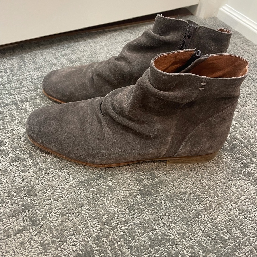 JEFFREY CAMPBELL BOOTIES SIZE 8